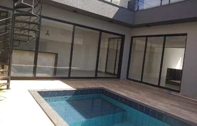 Imagem: A casa em condomínio possui 3 Dormitórios, 4 Banheiros, 4