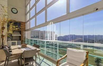 Imagem: O apartamento possui 4 Dormitórios, 5 Banheiros, 4 Vagas na