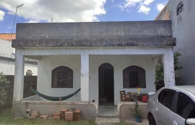 Imagem: A casa possui 2 Dormitórios, 1 Banheiro, 1 Vaga na garagem