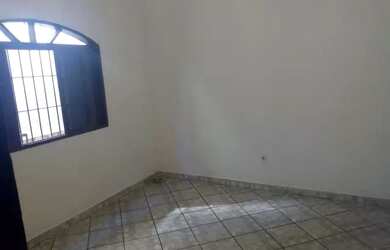 Imagem 2: Casa Térrea para venda possui 76 metros quadrados com 2 quartos em Agenor...