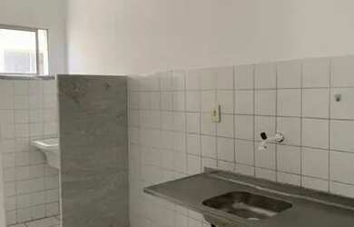 Imagem: O apartamento possui 2 Dormitórios, 1 Banheiro, 2 Vagas na