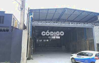 Imagem: O depósito possui 4 Vagas na garagem, 500m² de Área e está