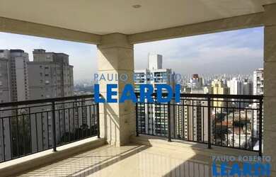 Imagem: O apartamento possui 4 Dormitórios, 5 Banheiros, 5 Vagas na