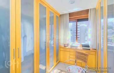 Imagem 5: Apartamento para venda possui 415 metros quadrados com 3 quartos em Auxiliadora - Porto Al