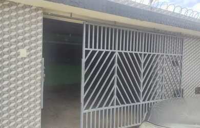 Imagem: O apartamento possui 2 Dormitórios, 1 Banheiro, 2 Vagas na