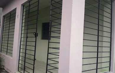 Imagem: A casa possui 3 Dormitórios, 1 Banheiro e está localizado