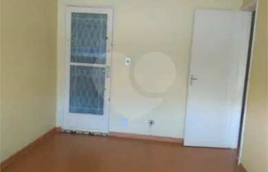 Imagem: O apartamento à venda possui 2 Dormitórios, 1 Banheiro, 1