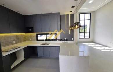 Imagem: A casa em condomínio possui 3 Dormitórios, 3 Banheiros, 4