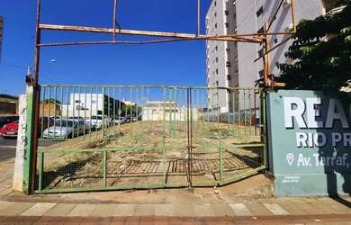 Imagem: O terreno possui 660m² de Área e está localizado em Vila