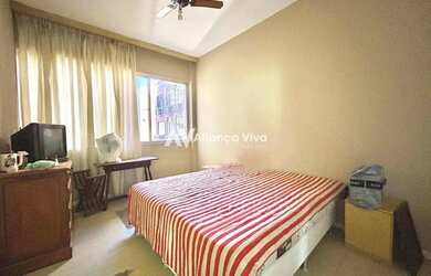 Imagem: O apartamento possui 3 Dormitórios, 1 Banheiro, 1 Vaga na garagem