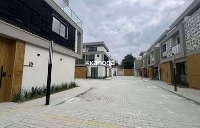 Imagem: A casa em condomínio possui 4 Dormitórios, 5 Banheiros, 4