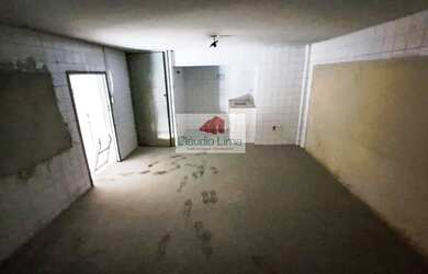 Imagem 13: Loja com pé direito alto na Vasco da Gama!