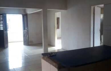 Imagem: A casa possui 2 Dormitórios, 1 Banheiro e está localizado