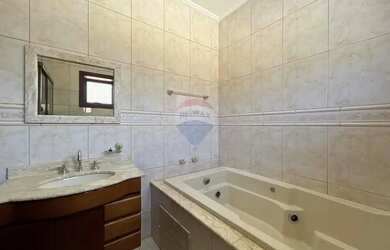 Imagem 16: Aluga-se casa térrea, com 4 suítes, ar condicionado, e piscina - Condomínio Vista Alegre S