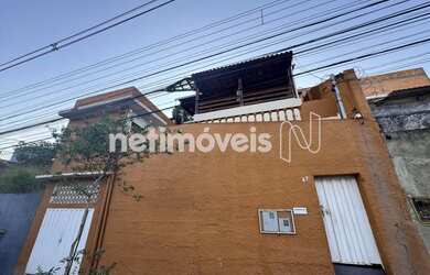 Imagem: A casa possui 5 Dormitórios, 4 Banheiros, 1 Vaga na garagem