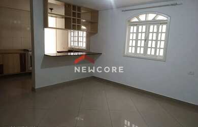 Imagem: A casa possui 3 Dormitórios, 3 Banheiros, 2 Vagas na garagem