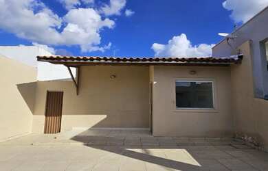 Imagem: A casa em condomínio possui 3 Dormitórios, 2 Banheiros, 3