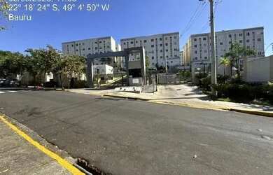 Imagem: O apartamento possui 2 Dormitórios, 1 Banheiro, 1 Vaga na garagem