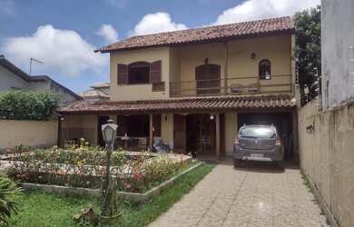 Imagem: A casa em condomínio à venda possui 4 Dormitórios, 3 Banheiros