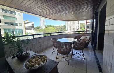 Imagem: O apartamento possui 3 Dormitórios, 5 Banheiros, 3 Vagas na