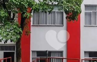 Imagem: O depósito possui 5 Vagas na garagem, 736m² de Área e está