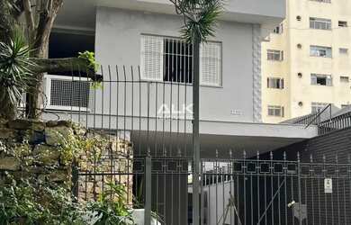 Imagem: A casa para alugar possui 4 Dormitórios, 4 Banheiros, 4 Vagas