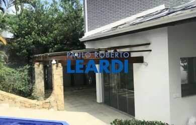 Imagem: A casa em condomínio possui 4 Dormitórios, 4 Banheiros, 4