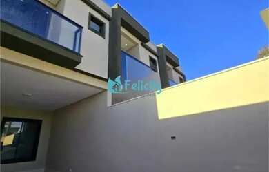 Imagem: A casa possui 3 Dormitórios, 3 Banheiros, 2 Vagas na garagem