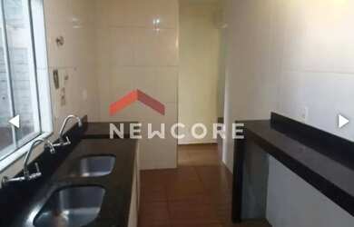 Imagem: A casa possui 4 Dormitórios, 1 Banheiro, 3 Vagas na garagem