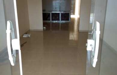 Imagem: A casa possui 2 Dormitórios, 2 Banheiros, 1 Vaga na garagem