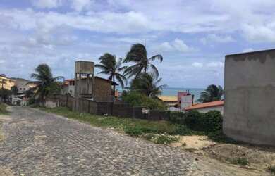 Imagem: O terreno possui 450m² de Área e está localizado em Cotovelo