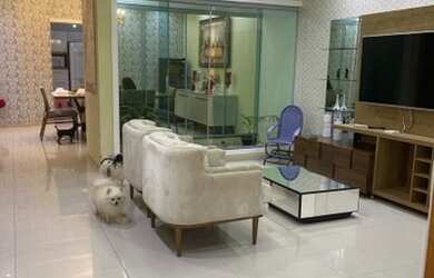 Imagem: A casa possui 3 Dormitórios, 3 Banheiros, 5 Vagas na garagem