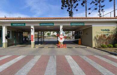 Imagem: O apartamento possui 3 Dormitórios, 1 Banheiro, 2 Vagas na