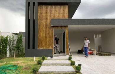 Imagem: A casa em condomínio possui 3 Dormitórios, 1 Banheiro, 2 Vagas