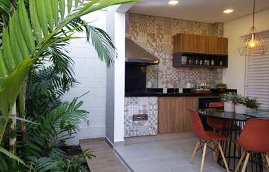 Imagem: A casa em condomínio possui 3 Dormitórios, 3 Banheiros, 2