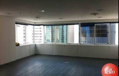 Imagem: O depósito possui 2 Vagas na garagem, 66m² de Área e está