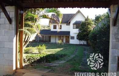 Imagem: A casa possui 2 Dormitórios, 2 Banheiros, 187m² de Área e