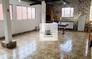 Imagem: A casa possui 3 Dormitórios, 3 Banheiros, 2 Vagas na garagem