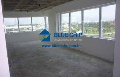 Imagem: O depósito possui 3 Vagas na garagem, 107m² de Área e está