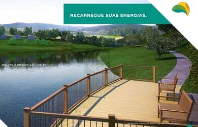 Imagem: O terreno possui 300m² de Área e está localizado em Nova