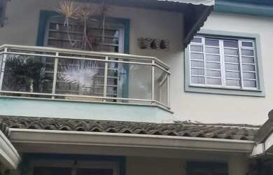 Imagem: A casa em condomínio possui 4 Dormitórios, 4 Banheiros, 2