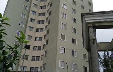 Imagem: O apartamento possui 3 Dormitórios, 1 Banheiro, 1 Vaga na garagem