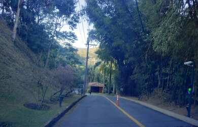 Imagem: O terreno possui 7800m² de Área e está localizado em Itaipava