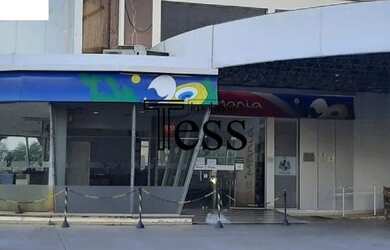 Imagem: O depósito possui 5 Vagas na garagem, 420m² de Área e está