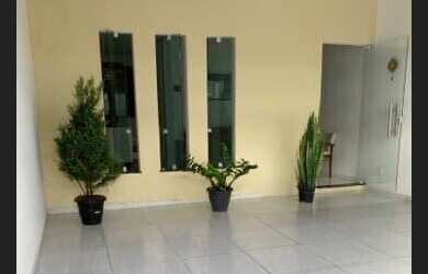 Imagem: A casa possui 2 Dormitórios, 1 Banheiro, 1 Vaga na garagem