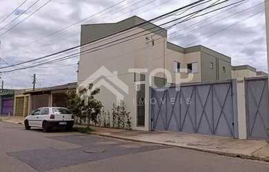 Imagem: A casa possui 2 Dormitórios, 3 Banheiros, 1 Vaga na garagem