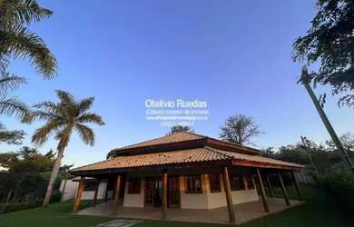 Imagem: A casa em condomínio possui 5 Dormitórios, 5 Banheiros, 5