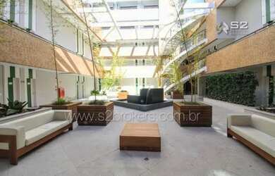 Imagem: O depósito possui 1 Vaga na garagem, 48m² de Área e está