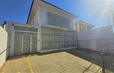 Imagem: A casa para alugar possui 3 Dormitórios, 4 Banheiros, 3 Vagas