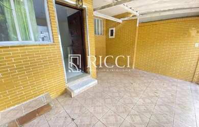 Imagem: A casa possui 2 Dormitórios, 2 Banheiros, 1 Vaga na garagem